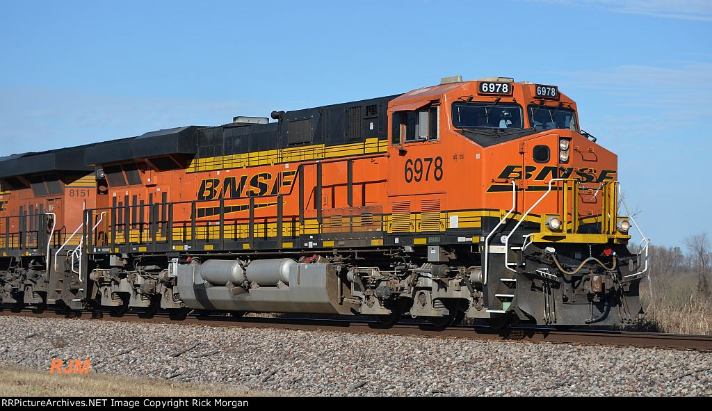 BNSF 6978 Headed South